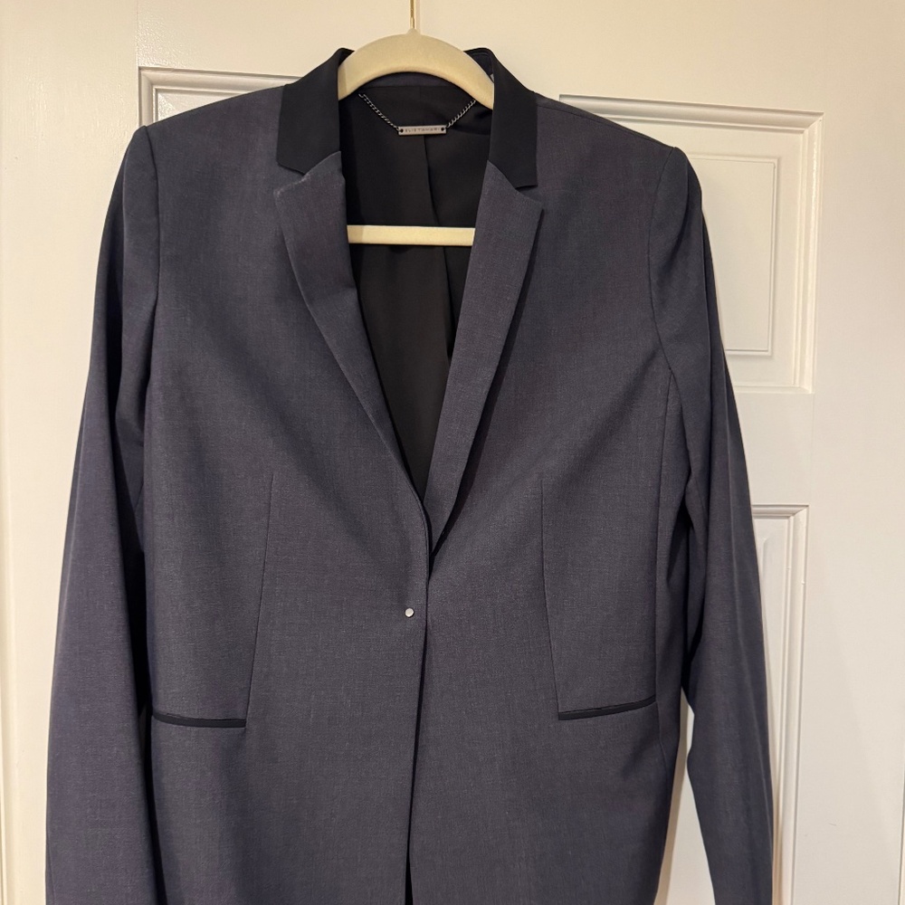 Elie Tahari women pant suit size 12, worn once